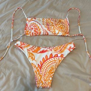 Never worn. Size medium bikini set.